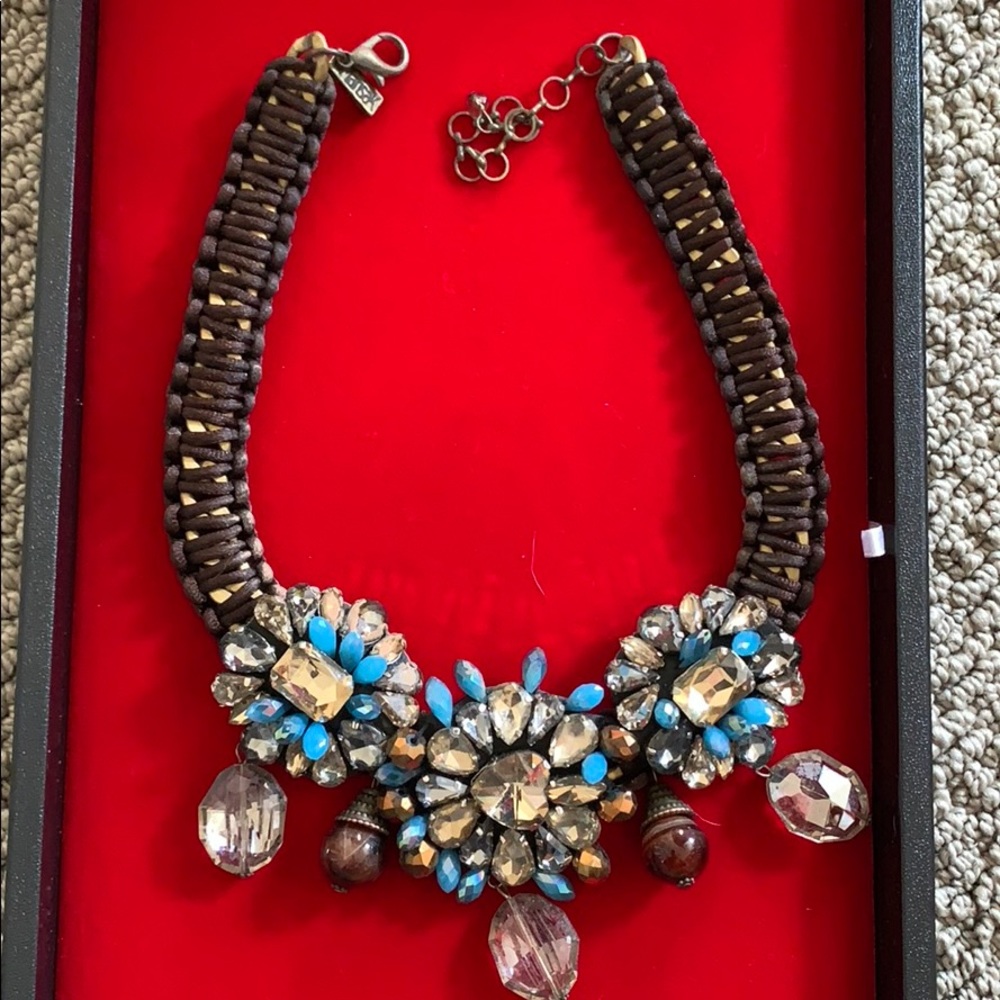 Like new fashion statement necklace blue/crystal